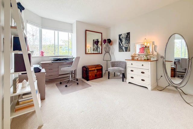401 1508 mariner walk vancouver west side false creek south