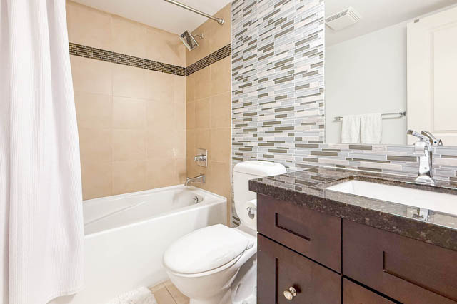 401 1508 mariner walk vancouver west side false creek south