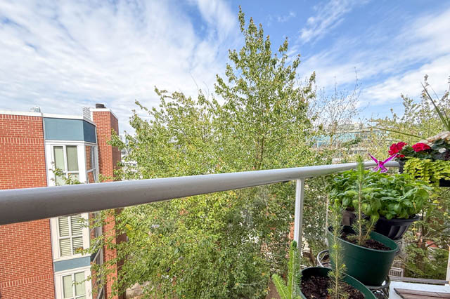 401 1508 mariner walk vancouver west side false creek south