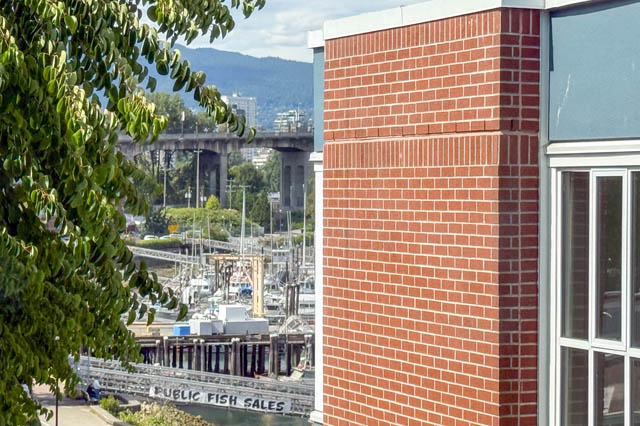 401 1508 mariner walk vancouver west side false creek south