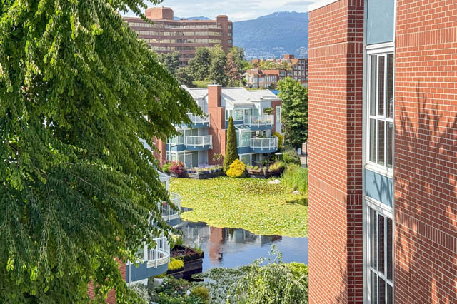 401 1508 mariner walk vancouver west side false creek south