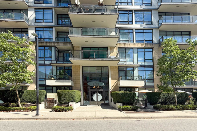 1001 162 victory ship way north vancouver lower lonsdale