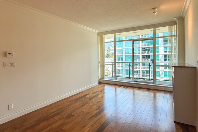 1001 162 victory ship way north vancouver lower lonsdale