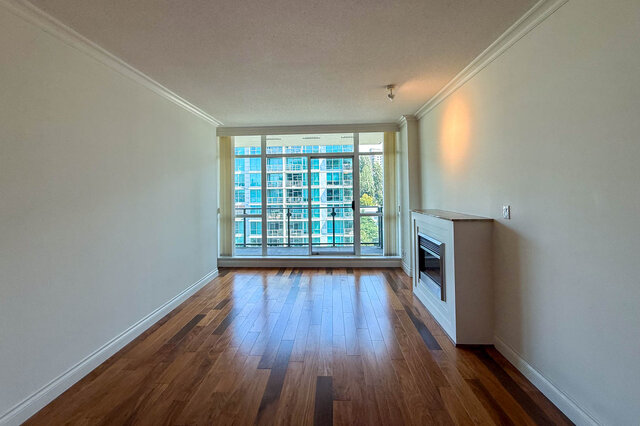 1001 162 victory ship way north vancouver lower lonsdale