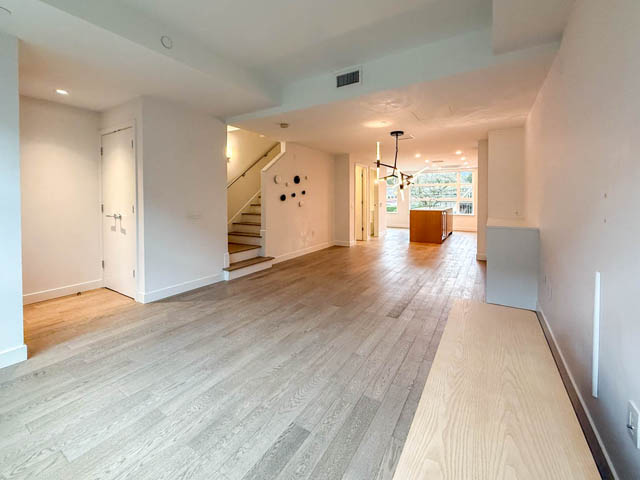 208 1055 ridgewood dr north vancouver edgemont