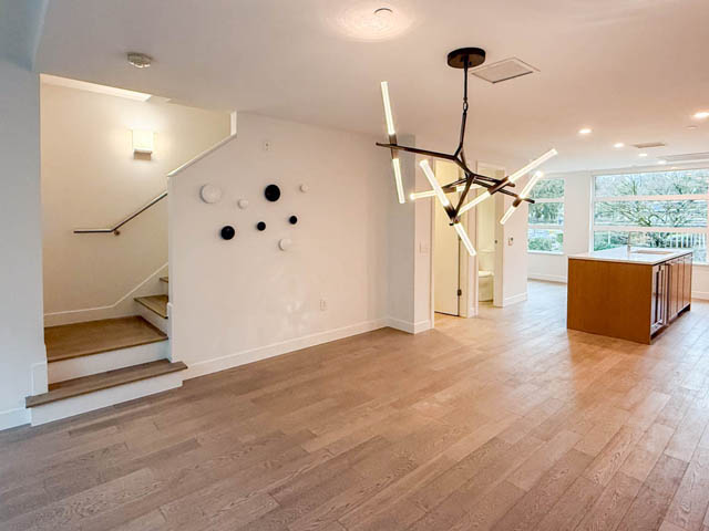 208 1055 ridgewood dr north vancouver edgemont
