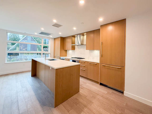 208 1055 ridgewood dr north vancouver edgemont