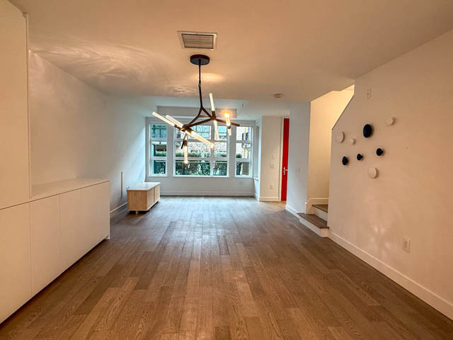 208 1055 ridgewood dr north vancouver edgemont