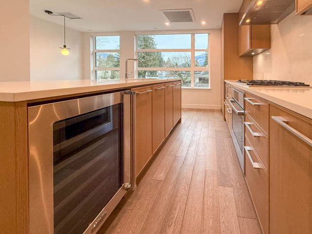 208 1055 ridgewood dr north vancouver edgemont