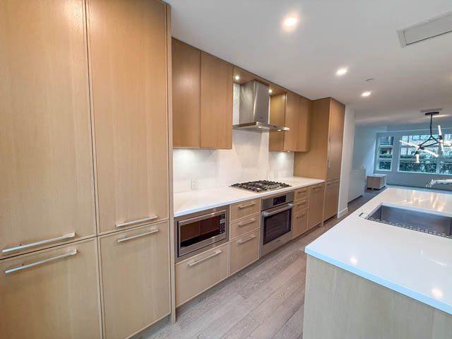 208 1055 ridgewood dr north vancouver edgemont