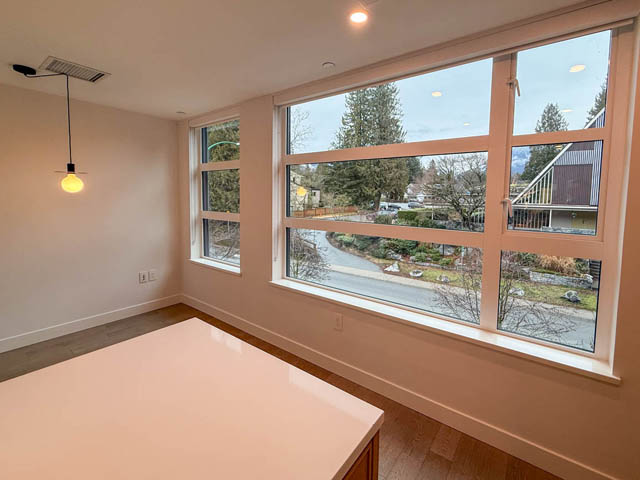 208 1055 ridgewood dr north vancouver edgemont