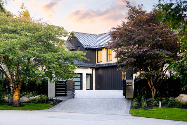 4589 woodgreen drive west vancouver caulfeild