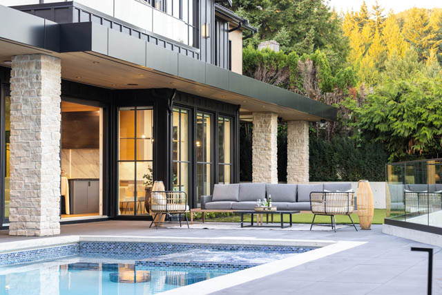 4589 woodgreen drive west vancouver caulfeild