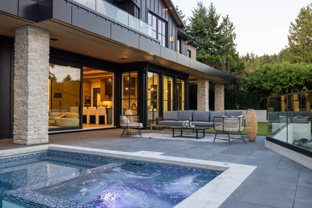 4589 woodgreen drive west vancouver caulfeild