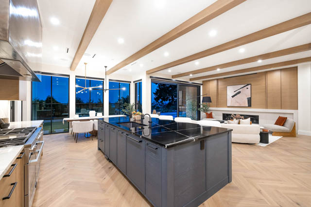 4589 woodgreen drive west vancouver caulfeild
