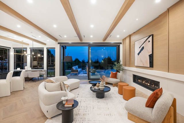 4589 woodgreen drive west vancouver caulfeild