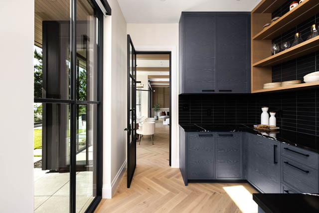 4589 woodgreen drive west vancouver caulfeild