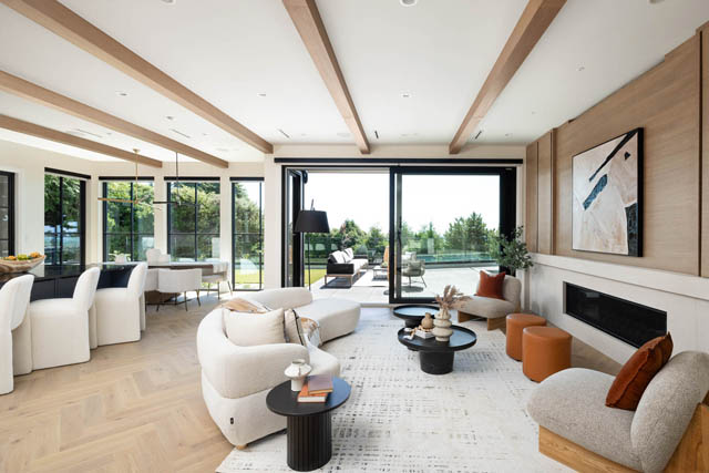 4589 woodgreen drive west vancouver caulfeild