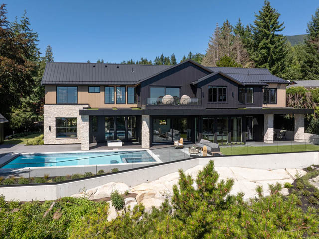 4589 woodgreen drive west vancouver caulfeild