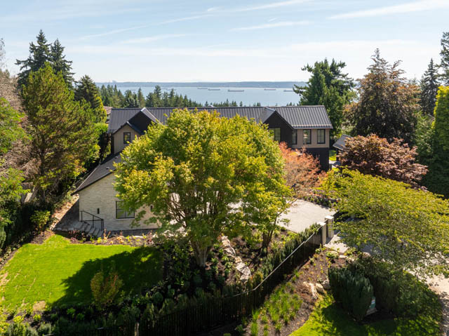 4589 woodgreen drive west vancouver caulfeild