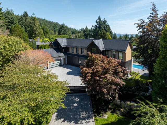 4589 woodgreen drive west vancouver caulfeild