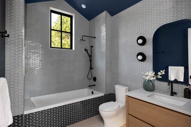 4589 woodgreen drive west vancouver caulfeild