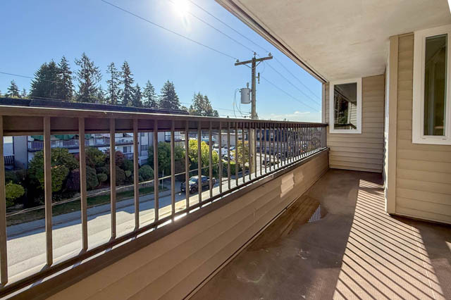 202 105 west kings road north vancouver upper lonsdale