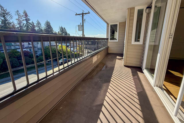 202 105 west kings road north vancouver upper lonsdale