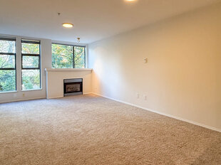 512-345 Lonsdale Avenue