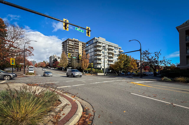 345 lonsdale avenue north vancouver lower lonsdale