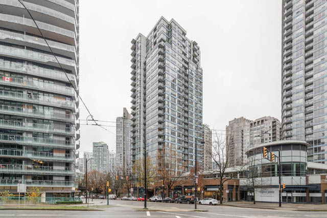 Furnished 1-bedroom + den condo with city views and modern balcony. - 1011- 939 Expo Blvd., Vancouver Downtown