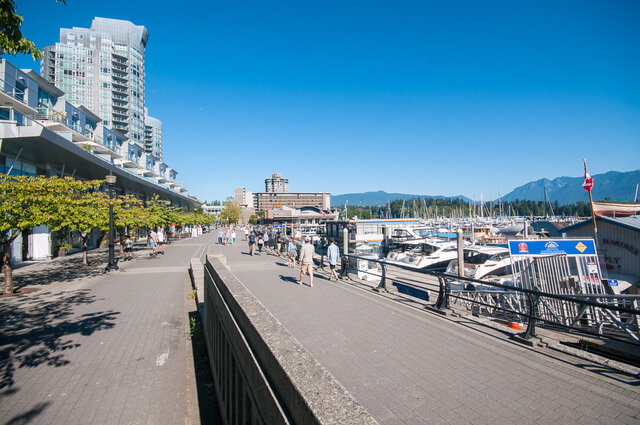 Spacious balcony with city views and waterfront access, perfect for downtown living. - 706-499 Broughton, Vancouver Downtown