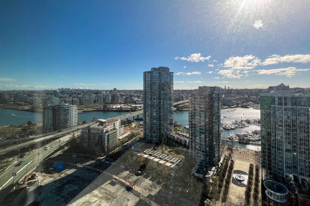 Spacious 2-bedroom + den condo with stunning city views and modern furnishings. - 2905-1009 Expo Boulevard, Vancouver Downtown
