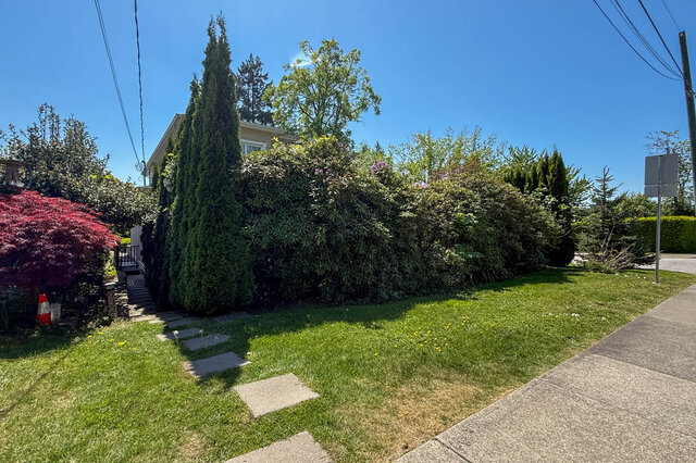 Suite - 932 Moody Avenue - Suite in House - Grand Boulevard - Photo 3 of 16