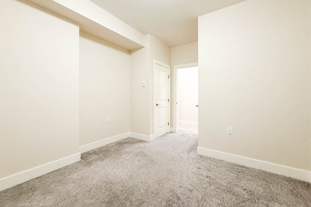 Suite - 932 Moody Avenue - Suite in House - Grand Boulevard - Photo 11 of 16