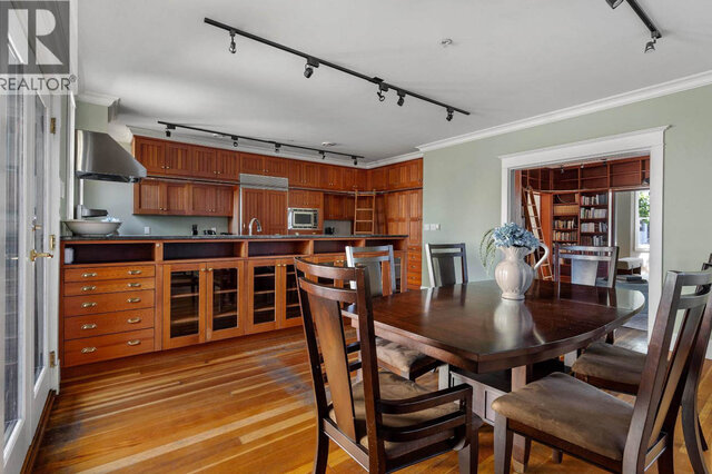 33 East 6th Avenue - House - Main Street - Photo 4 of 17