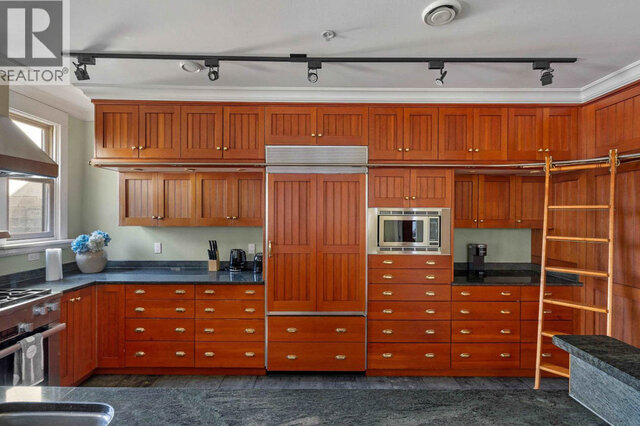 33 East 6th Avenue - House - Main Street - Photo 5 of 17