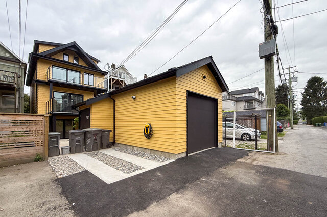 1955 West 1st. Ave. - Triplex - Kitsilano - Photo 37 of 42