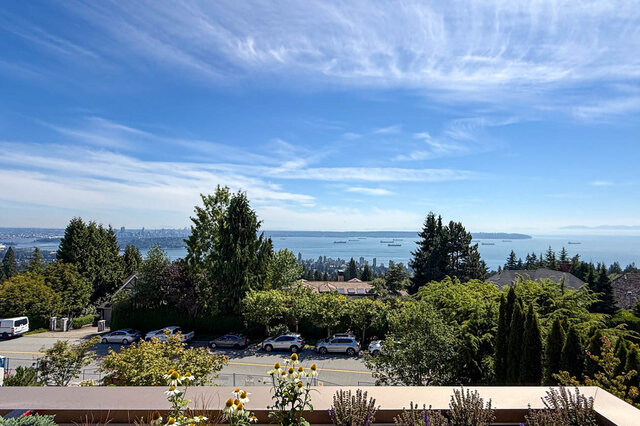 Property listing photo. - 2390 Westhill Drive, West Vancouver