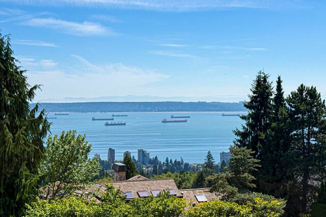 Property listing photo. - 2390 Westhill Drive, West Vancouver