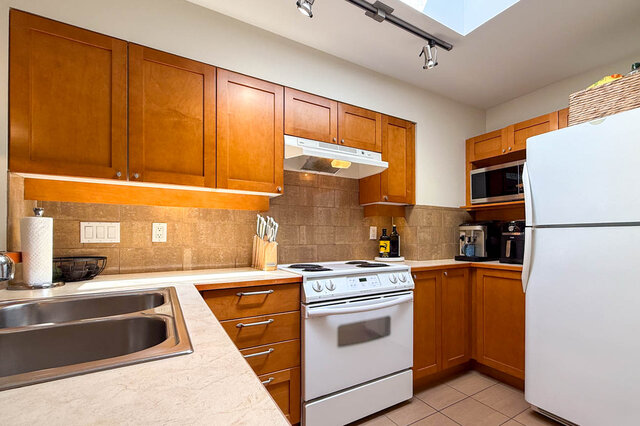 408-3580 West 41st Avenue - Condo - Southlands - Photo 5 of 31