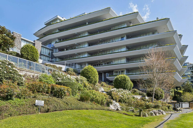 . - 204-866 Arthur Erickson Place, West Vancouver