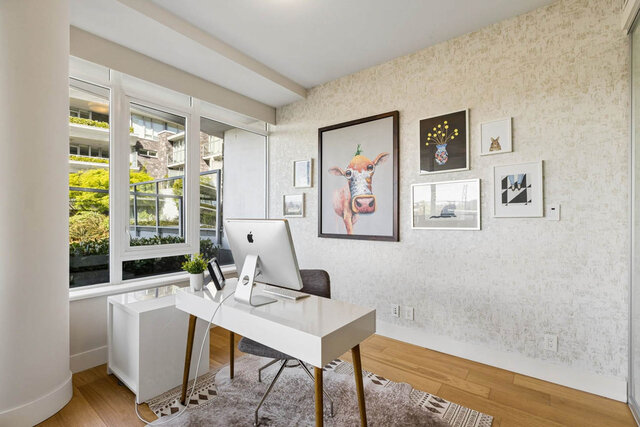 . - 204-866 Arthur Erickson Place, West Vancouver