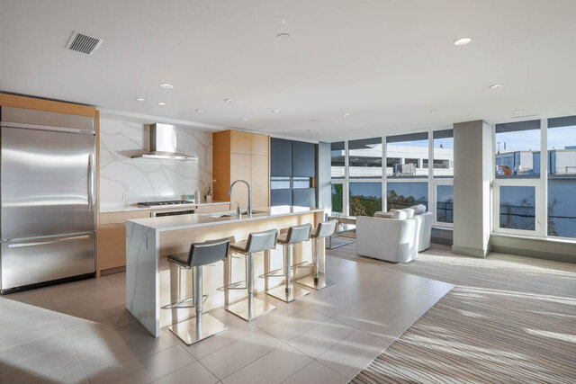. - 204-866 Arthur Erickson Place, West Vancouver