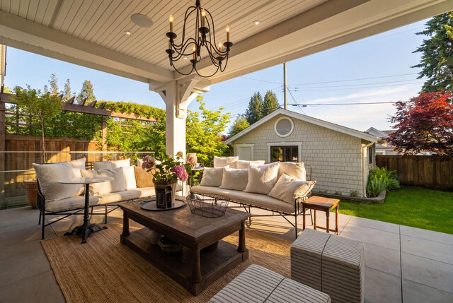 Covered outdoor patio with comfortable seating and garden views - 1248 Kings Avenue, West Vancouver