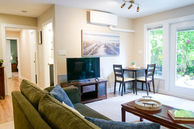 Suite-1059 Tall Tree Lane - Suite in House - Edgemont - Photo 6 of 37