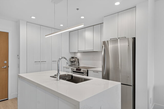 506-221 East 3rd Street - Condo - Lower Lonsdale - Photo 3 of 32