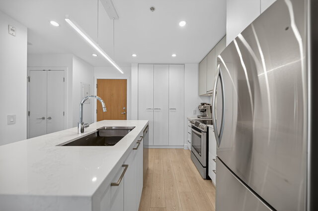 506-221 East 3rd Street - Condo - Lower Lonsdale - Photo 4 of 32